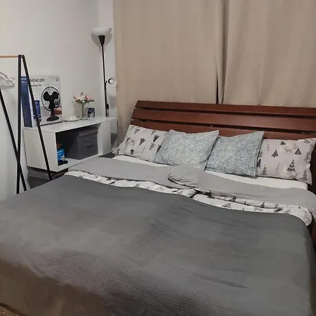 Prague, Lovely In Shared Flat. Проживание в семье Прага