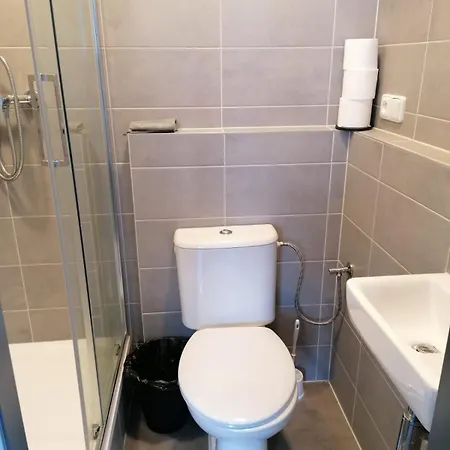 Prague, Lovely In Shared Flat. Séjour chez l'habitant